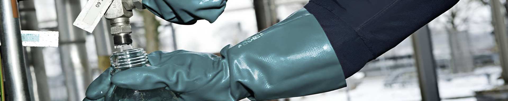 Chemical Resistant Gloves | MFVCanada.com | Munro Industries mfv-100303012601