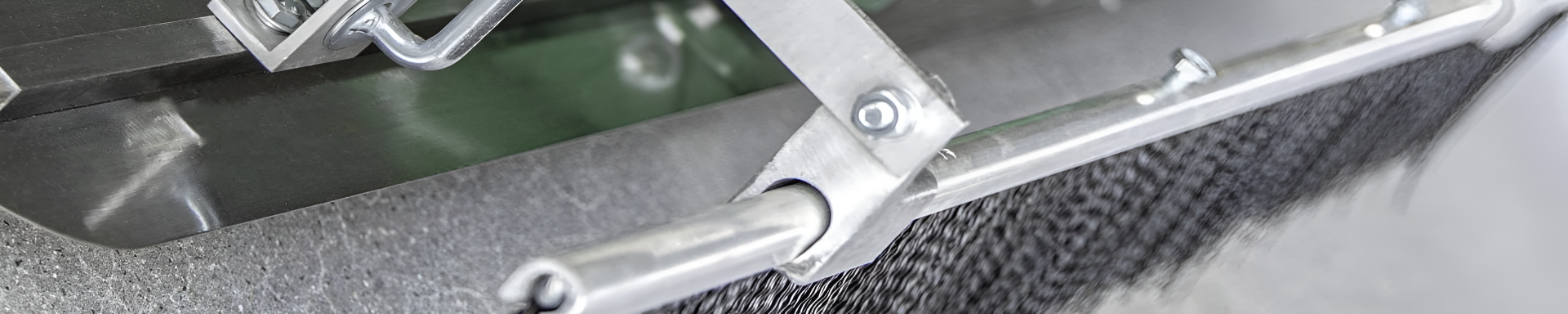 Concrete Brooms & Brushes | MFVCanada.com | Munro Industries mfv-1003030201